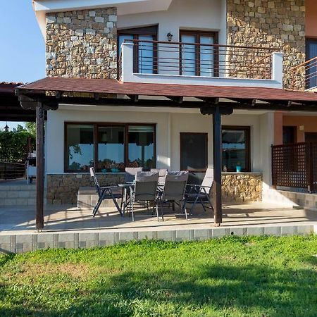 Villa Kristin 2 - 2Min Walk To Great Sandy, Shallow Beach Nikiti  Bagian luar foto