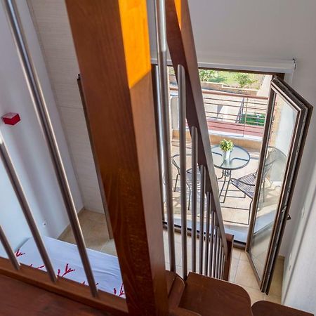 Villa Kristin 2 - 2Min Walk To Great Sandy, Shallow Beach Nikiti  Bagian luar foto