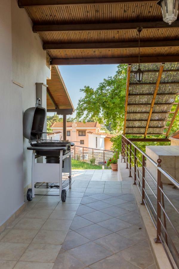 Villa Kristin 2 - 2Min Walk To Great Sandy, Shallow Beach Nikiti  Bagian luar foto