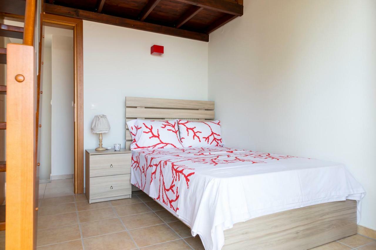 Villa Kristin 2 - 2Min Walk To Great Sandy, Shallow Beach Nikiti  Bagian luar foto