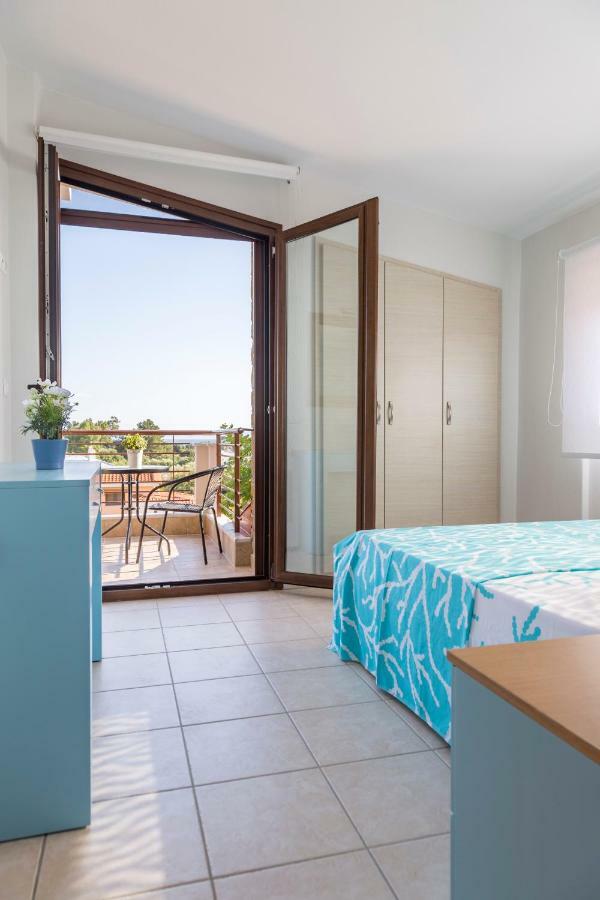Villa Kristin 2 - 2Min Walk To Great Sandy, Shallow Beach Nikiti  Bagian luar foto