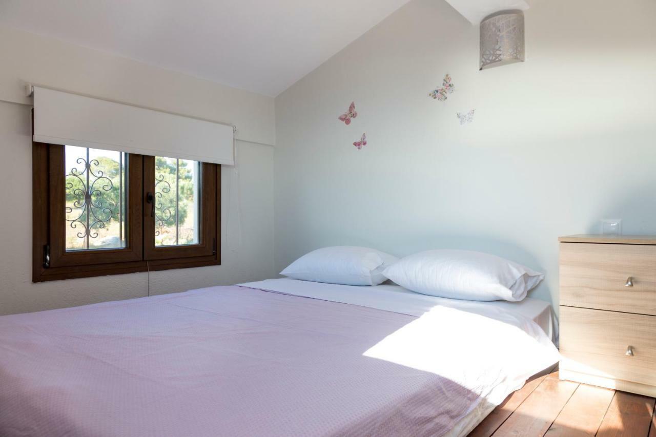 Villa Kristin 2 - 2Min Walk To Great Sandy, Shallow Beach Nikiti  Bagian luar foto