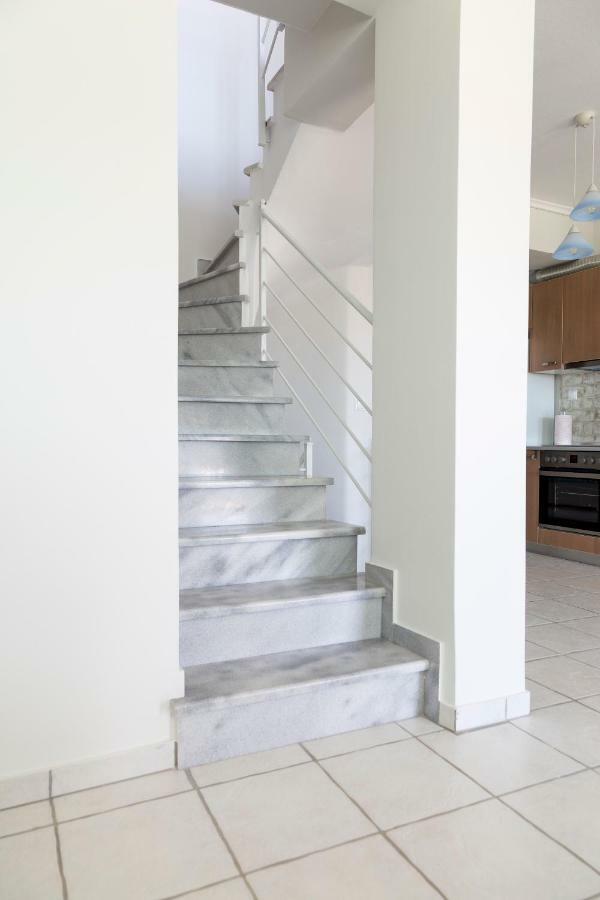 Villa Kristin 2 - 2Min Walk To Great Sandy, Shallow Beach Nikiti  Bagian luar foto